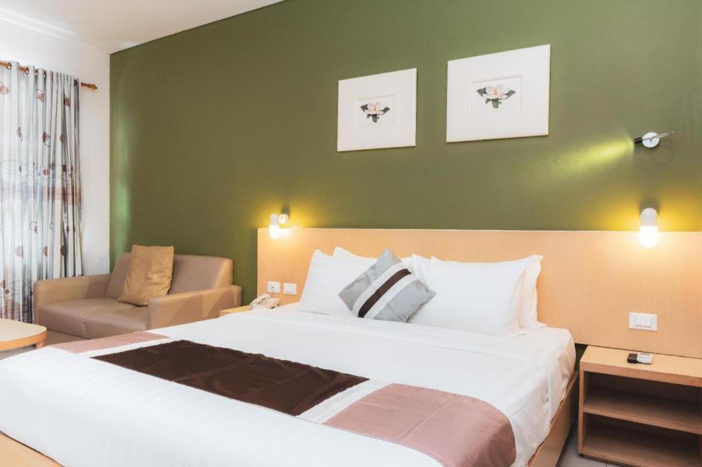 Hotel Tibera Taman Cibeunying Bandung Luaran gambar