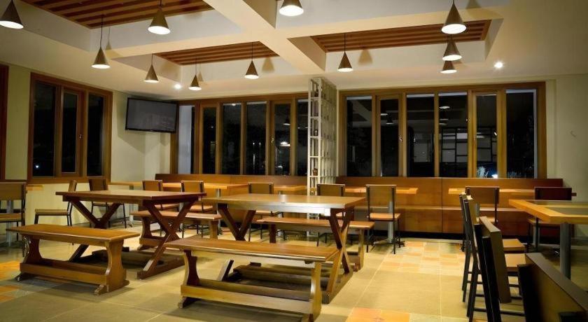 Hotel Tibera Taman Cibeunying Bandung Luaran gambar