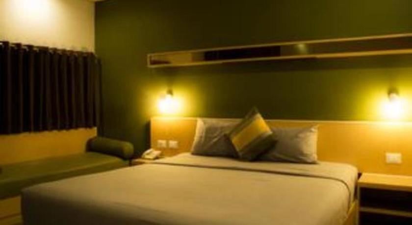 Hotel Tibera Taman Cibeunying Bandung Luaran gambar