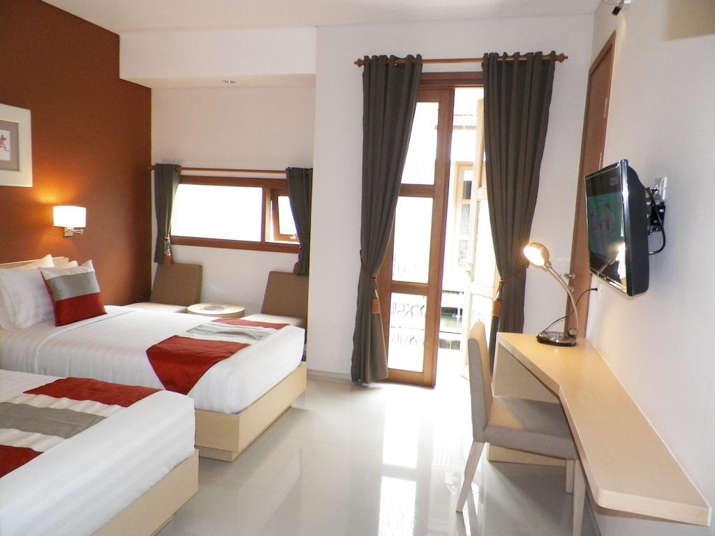 Hotel Tibera Taman Cibeunying Bandung Luaran gambar